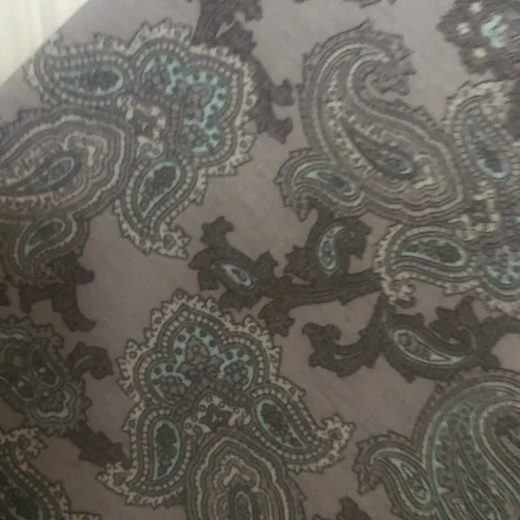 LuLaRoe Iris Gray & Blue Paisley Tunic 2XL - Picture 4 of 5